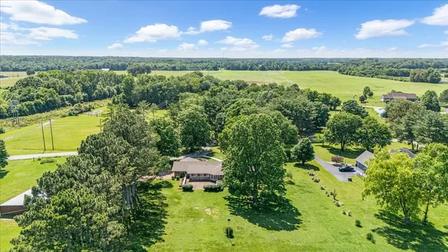 $575,000 | 183 Prairie Plains Road, Hillsboro, TN 37342