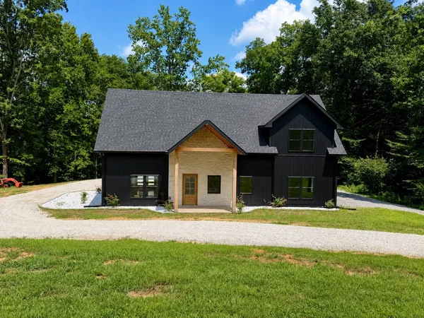 $925,000 | 7922 East Plunders Creek Road, Dickson, TN 37055