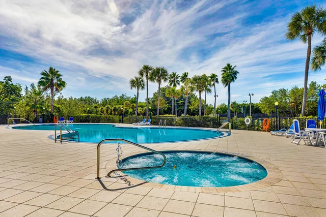 $825,000 | 6201 Gulf Of Mexico Boulevard, Unit 201, Marathon, FL 33050