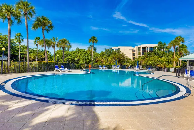 $825,000 | 6201 Gulf Of Mexico Boulevard, Unit 201, Marathon, FL 33050