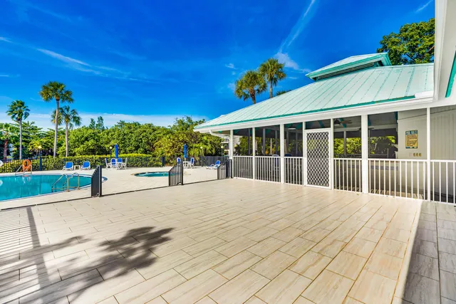 $825,000 | 6201 Gulf Of Mexico Boulevard, Unit 201, Marathon, FL 33050