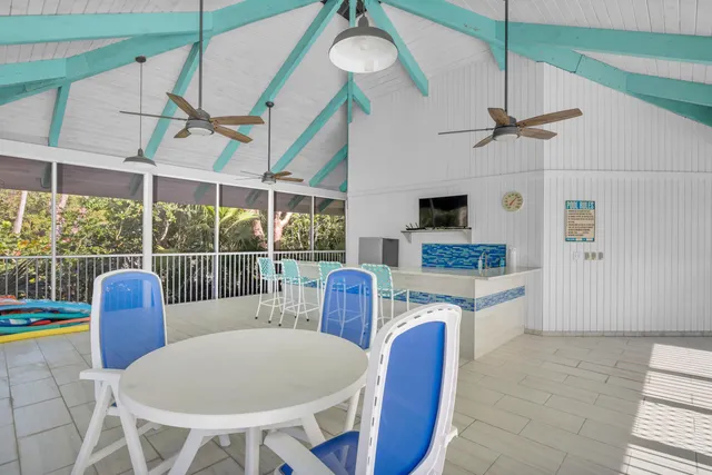 $825,000 | 6201 Gulf Of Mexico Boulevard, Unit 201, Marathon, FL 33050