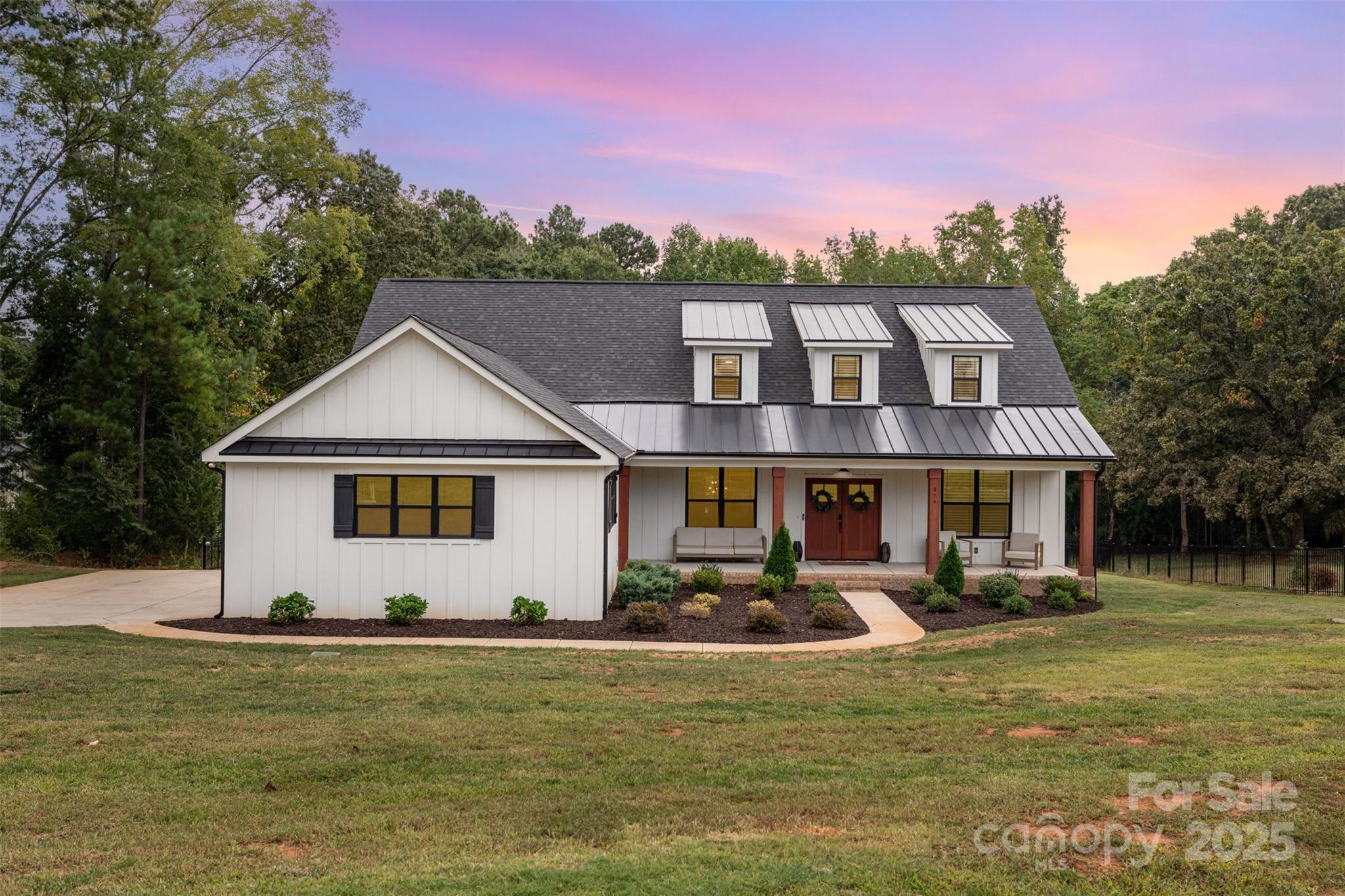 974 Armstrong Road Belmont, NC 28012 - Photo 2 of 37 Gallery Image 2