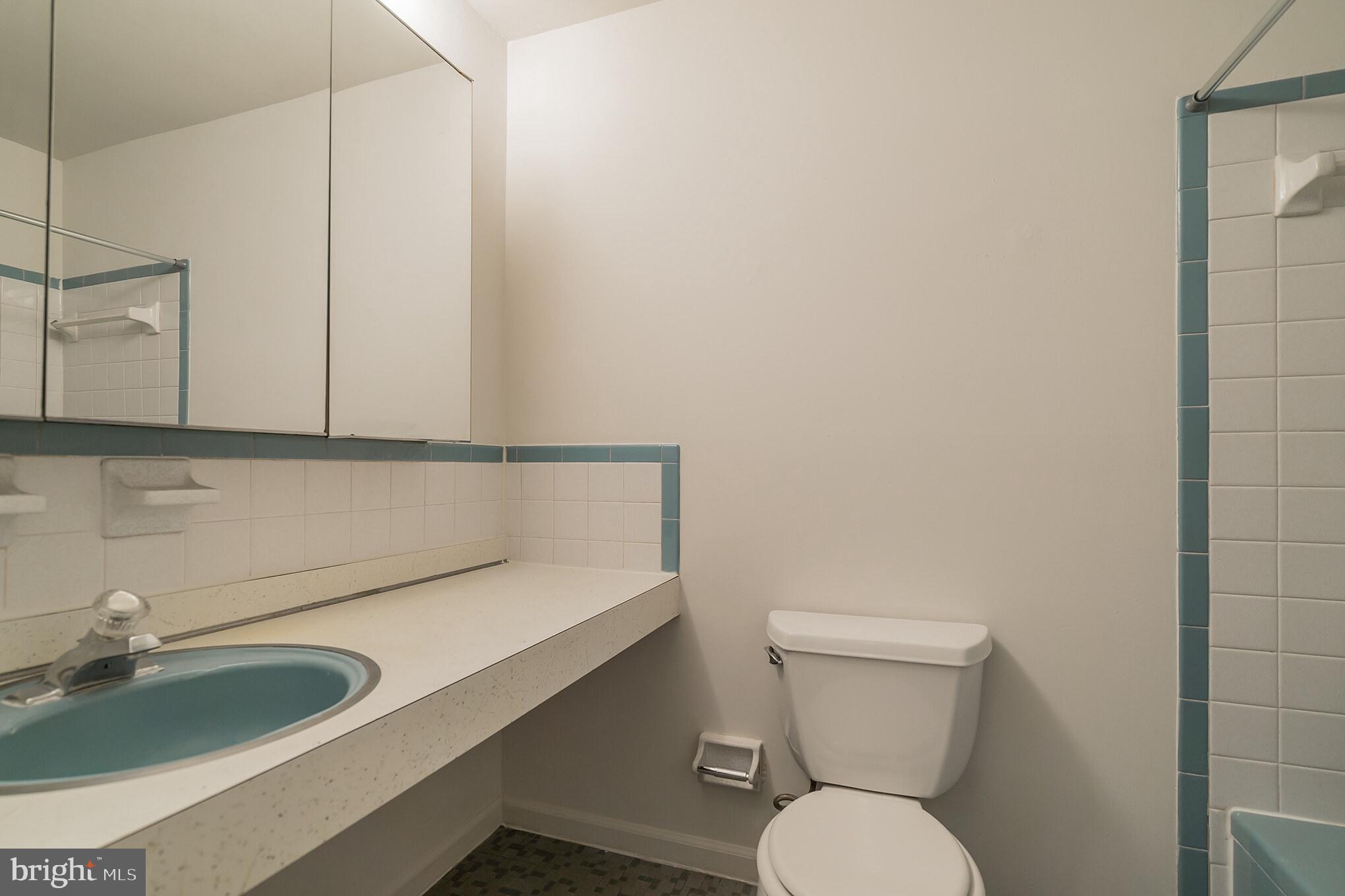12 Stonegate Road Quakertown, PA 18951 - Photo 15 of 24 Bathoom