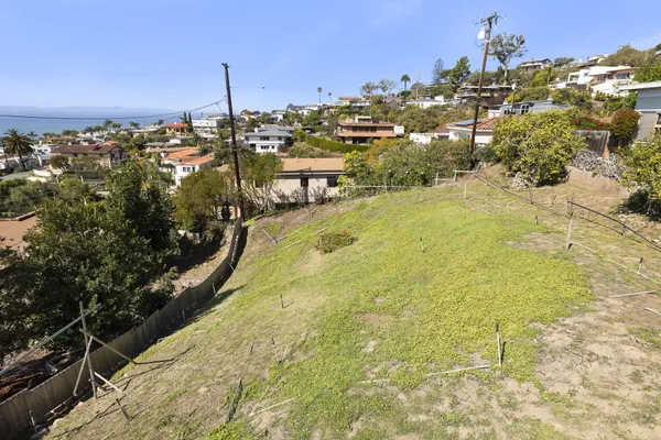 a view of a yard with an outdoor space