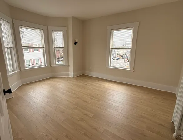 $4,000 | 39 Prospect St Avenue, Unit 39, Waltham, MA 02453