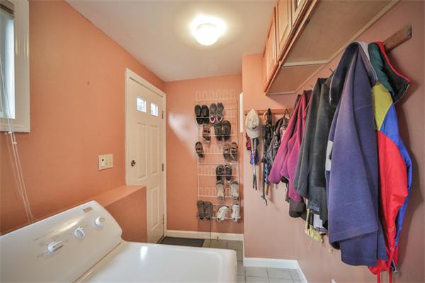12 Spring Street Gloucester, MA 01930 - Photo 9 of 27 Gallery Image 9