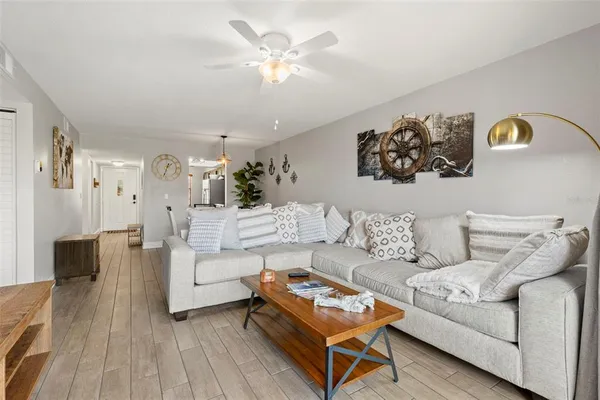 $2,000 | 5817 Park Street North, Unit 406, St. Petersburg, FL 33709