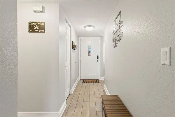 $2,000 | 5817 Park Street North, Unit 406, St. Petersburg, FL 33709