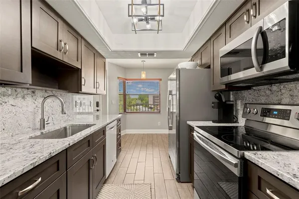 $2,000 | 5817 Park Street North, Unit 406, St. Petersburg, FL 33709
