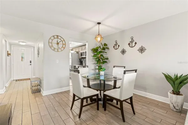 $2,000 | 5817 Park Street North, Unit 406, St. Petersburg, FL 33709