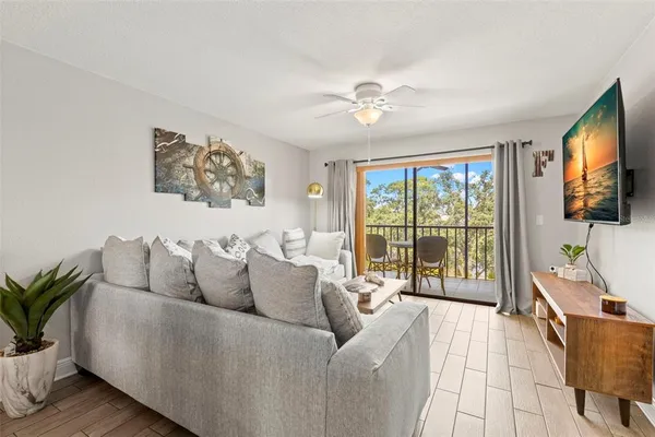 $2,000 | 5817 Park Street North, Unit 406, St. Petersburg, FL 33709