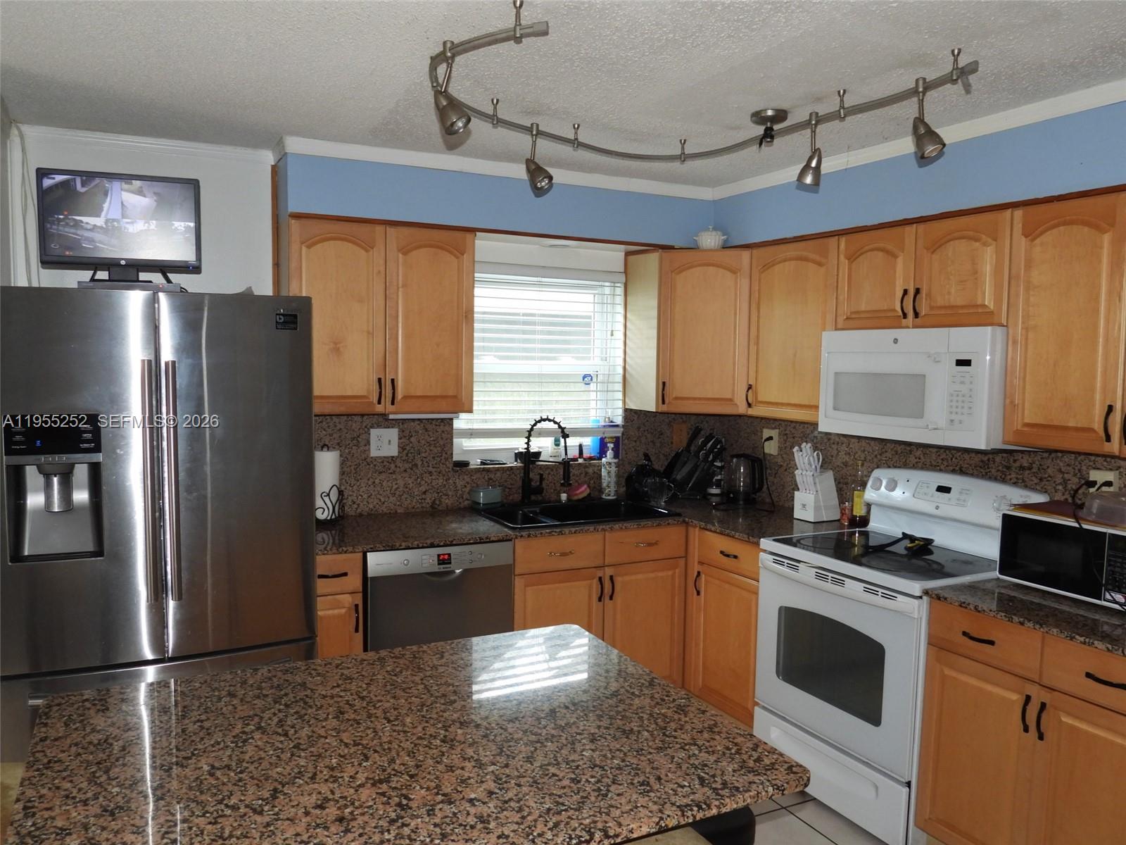 9331 Northwest 33rd Manor Sunrise, FL 33351 - Photo 4 of 21