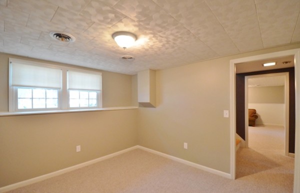 57 Michael Road Dracut, MA 01826 - Photo 11 of 17 Gallery Image 11