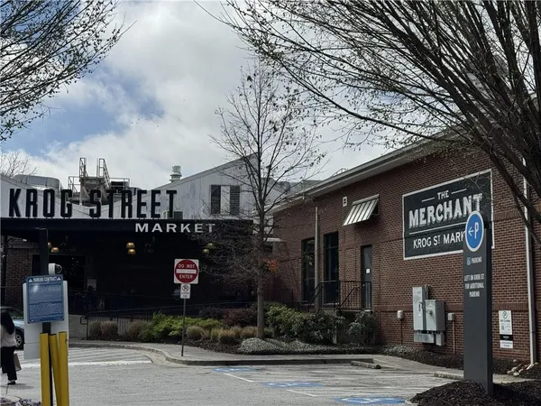 $2,400 | 15 Waddell Street Northeast, Unit 204, Atlanta, GA 30307