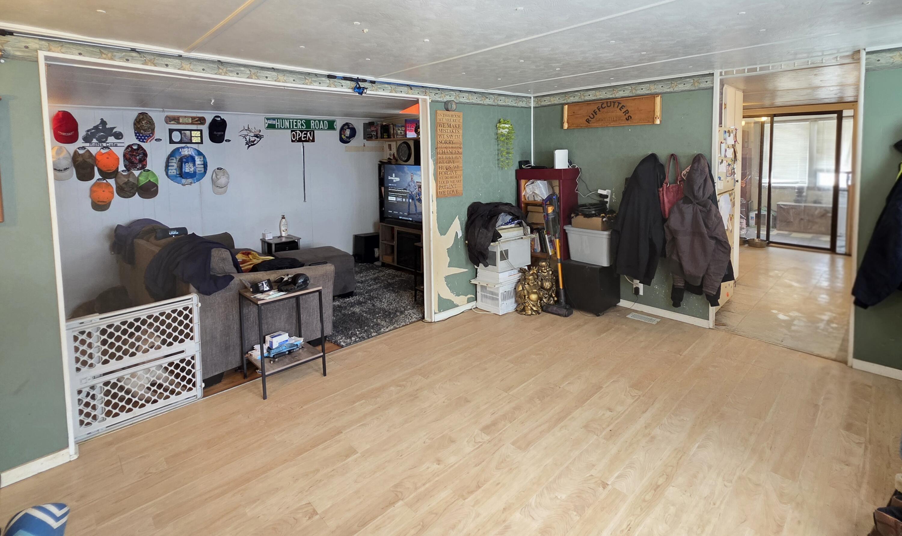 46 Cedar Street Millinocket, ME 04462 - Photo 11 of 40 livingarea 1 (1)