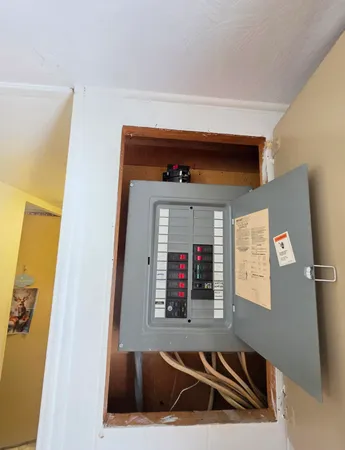 $70,000 | 46 Cedar Street, Millinocket, ME 04462