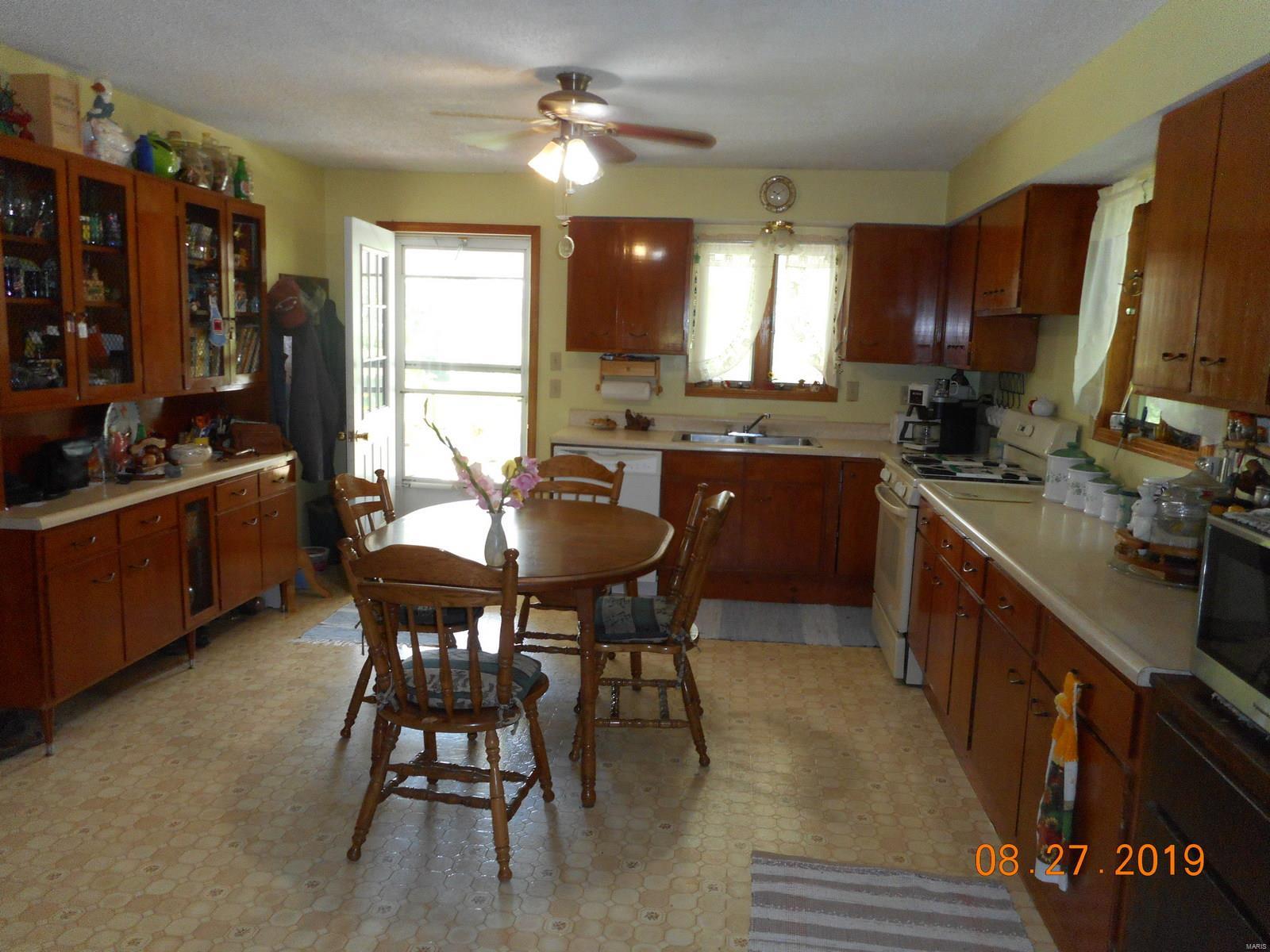 19310 East 29th Road Oconee, IL 62553 - Photo 12 of 27