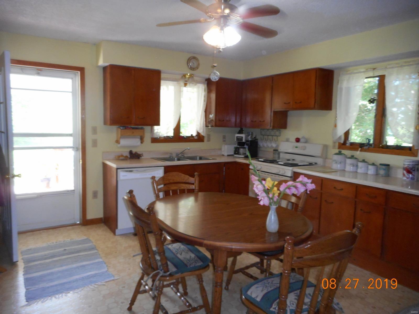 19310 East 29th Road Oconee, IL 62553 - Photo 14 of 27