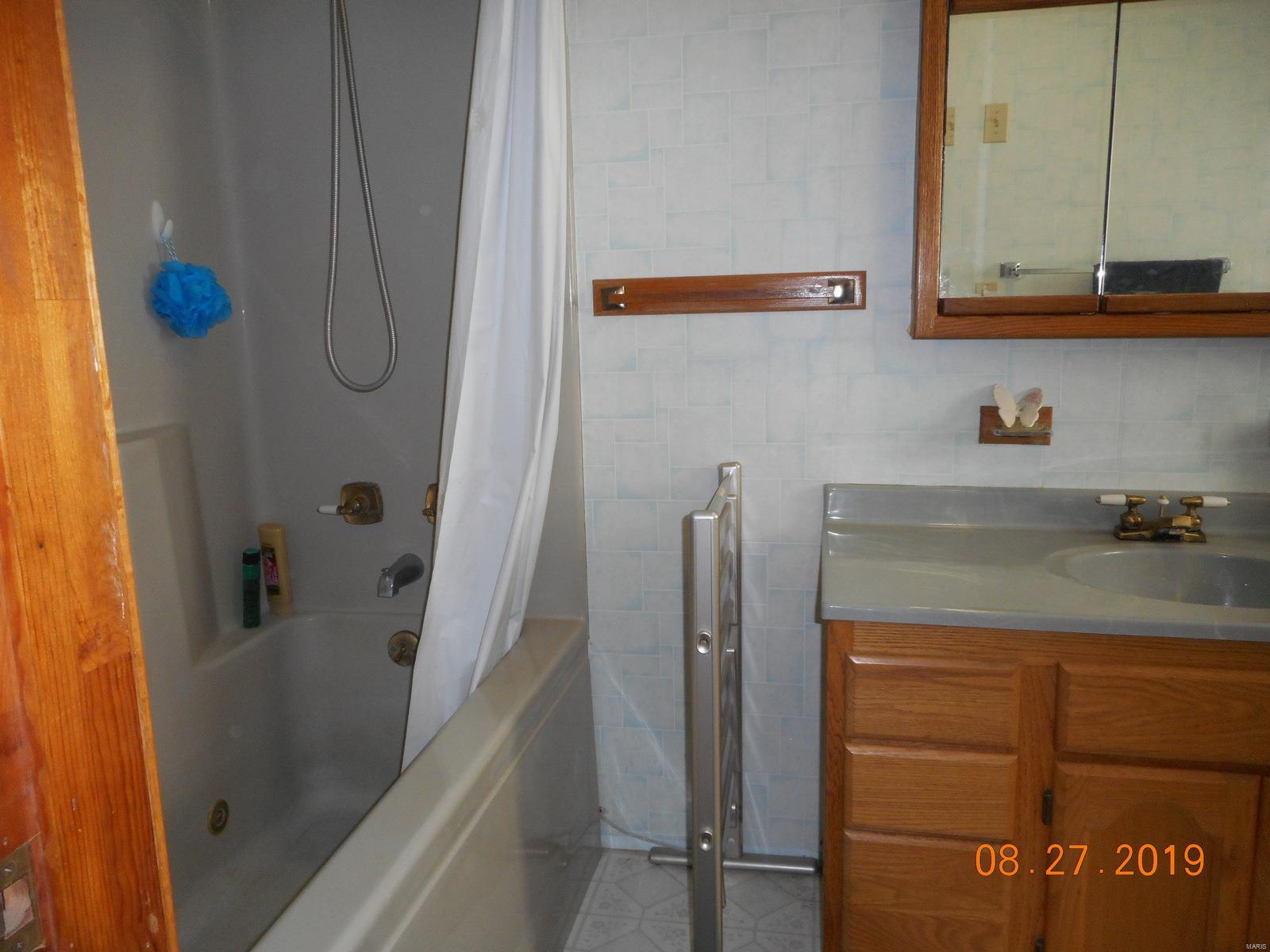 19310 East 29th Road Oconee, IL 62553 - Photo 20 of 27