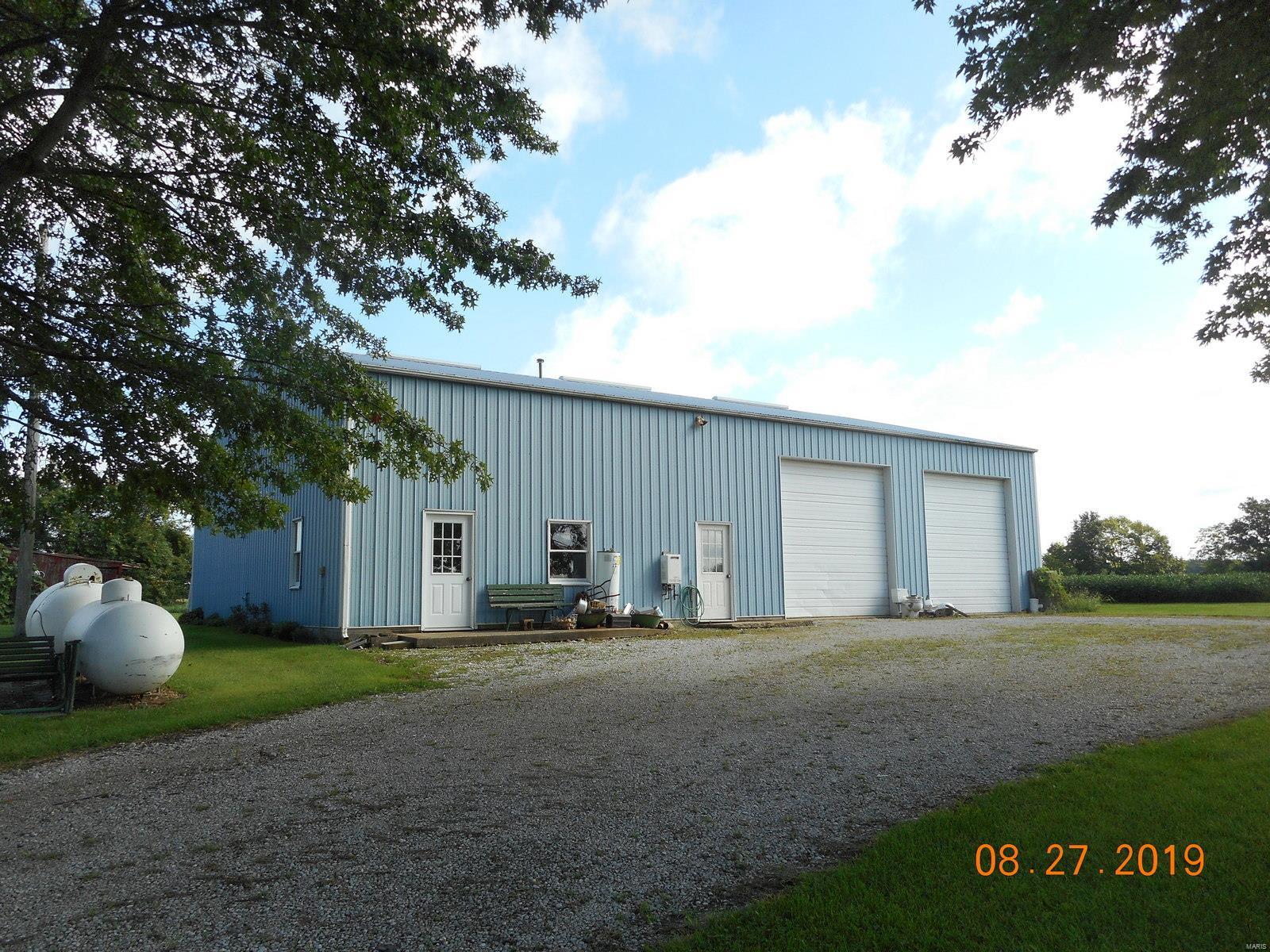 19310 East 29th Road Oconee, IL 62553 - Photo 7 of 27