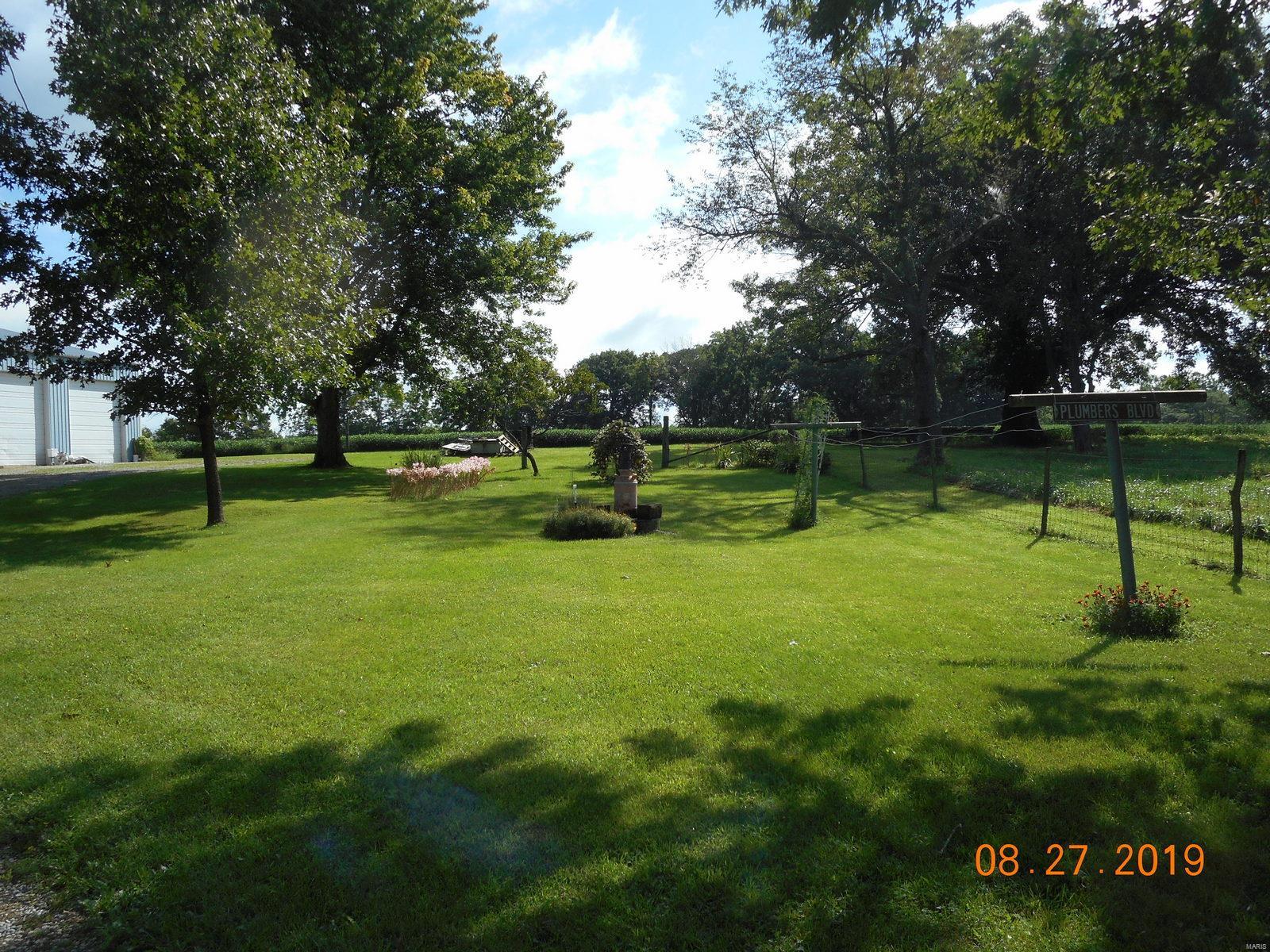 19310 East 29th Road Oconee, IL 62553 - Photo 9 of 27