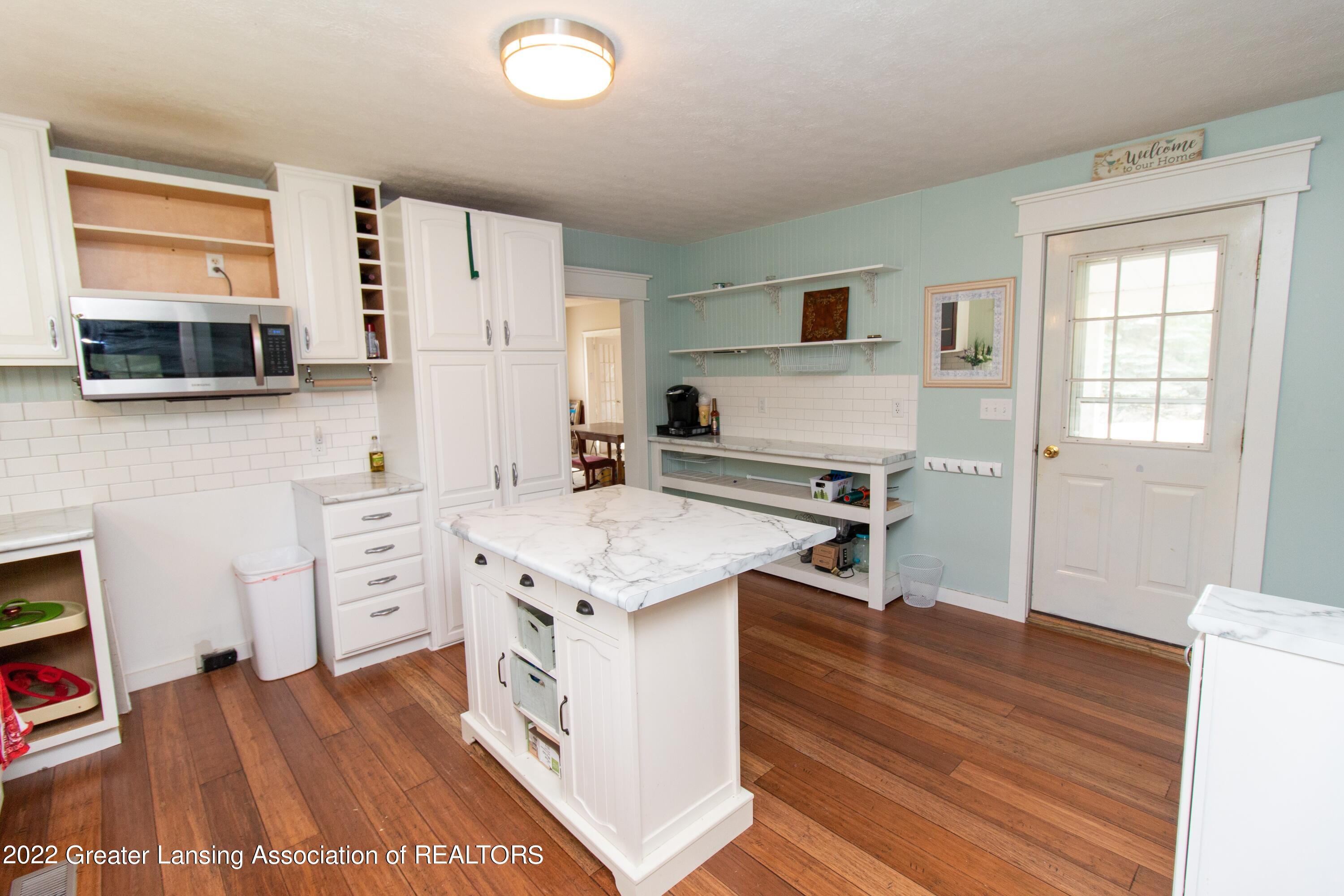 3307 North Dewitt Road St. Johns, MI 48879 - Photo 13 of 40 13- Kitchen