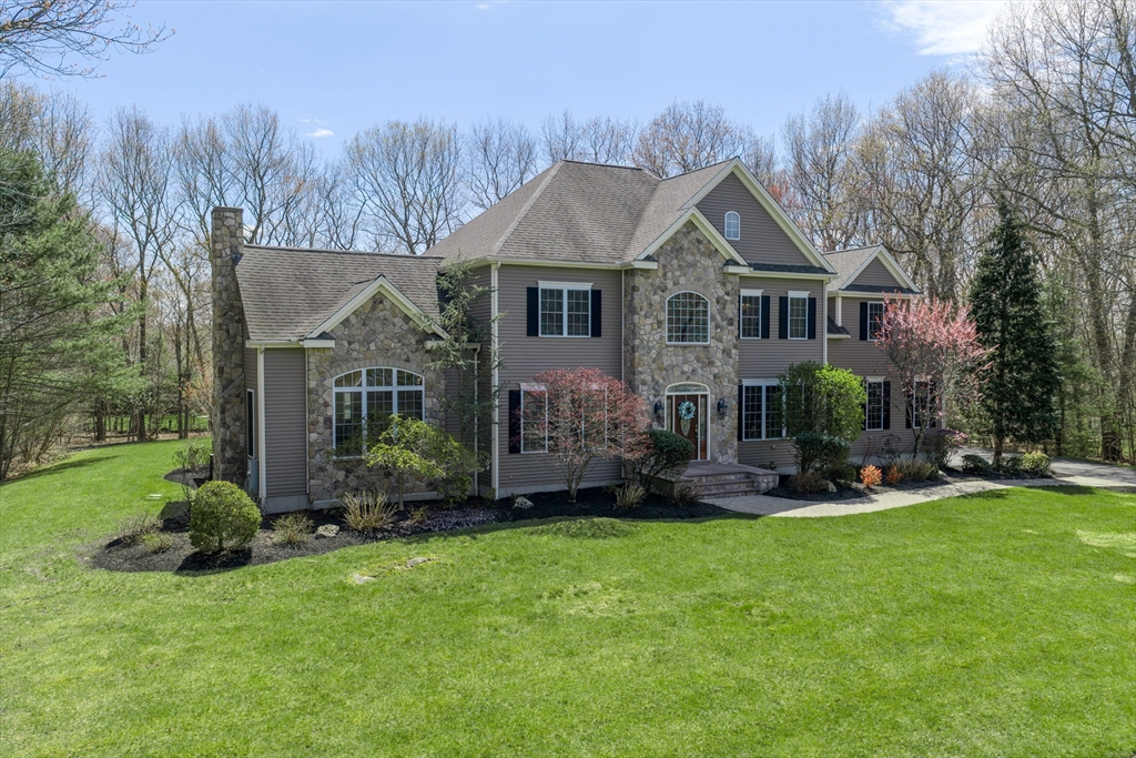 21 Stable Way Medway, MA 02053 - Photo 2 of 42