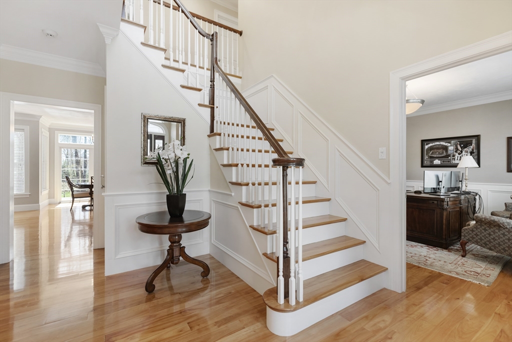 21 Stable Way Medway, MA 02053 - Photo 3 of 42