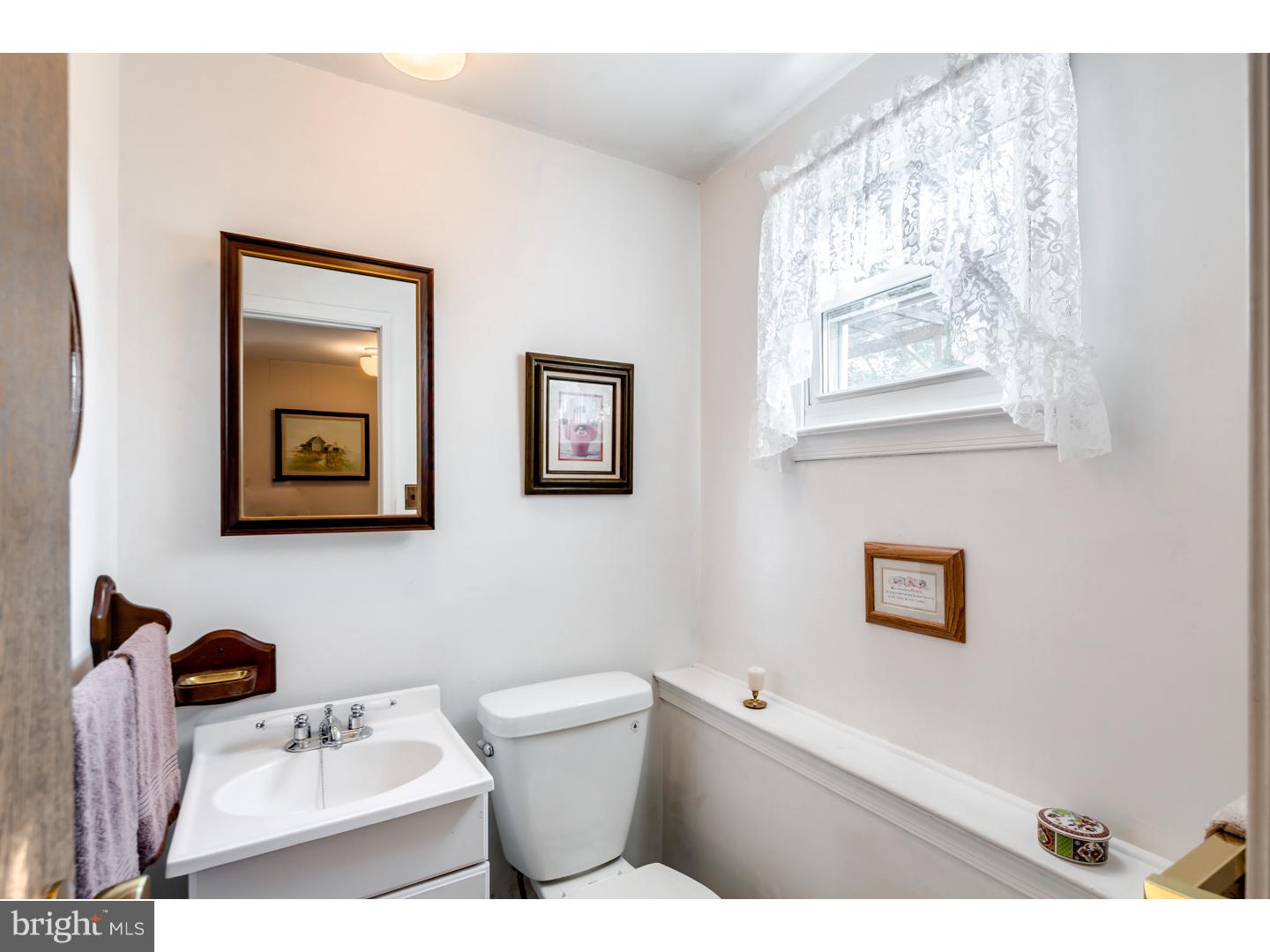 117 Red Stone Ridge Riverside, NJ 08075 - Photo 16 of 23 Half Bath