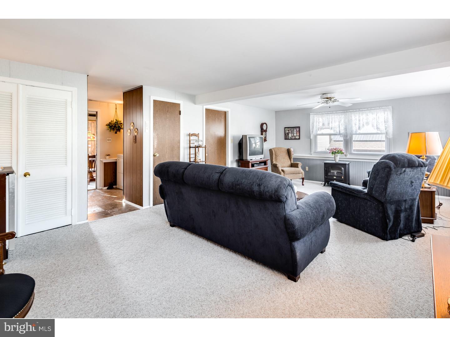 117 Red Stone Ridge Riverside, NJ 08075 - Photo 10 of 23 Family Room
