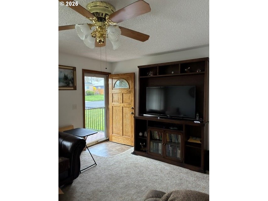 3041 Southwest Jay Avenue Pendleton, OR 97801 - Photo 3 of 21