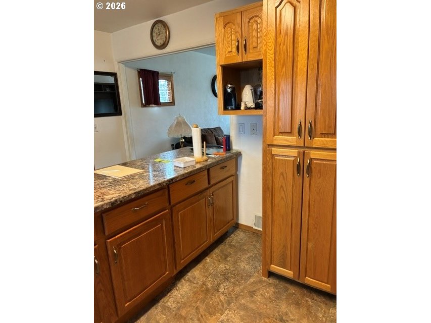 3041 Southwest Jay Avenue Pendleton, OR 97801 - Photo 5 of 21