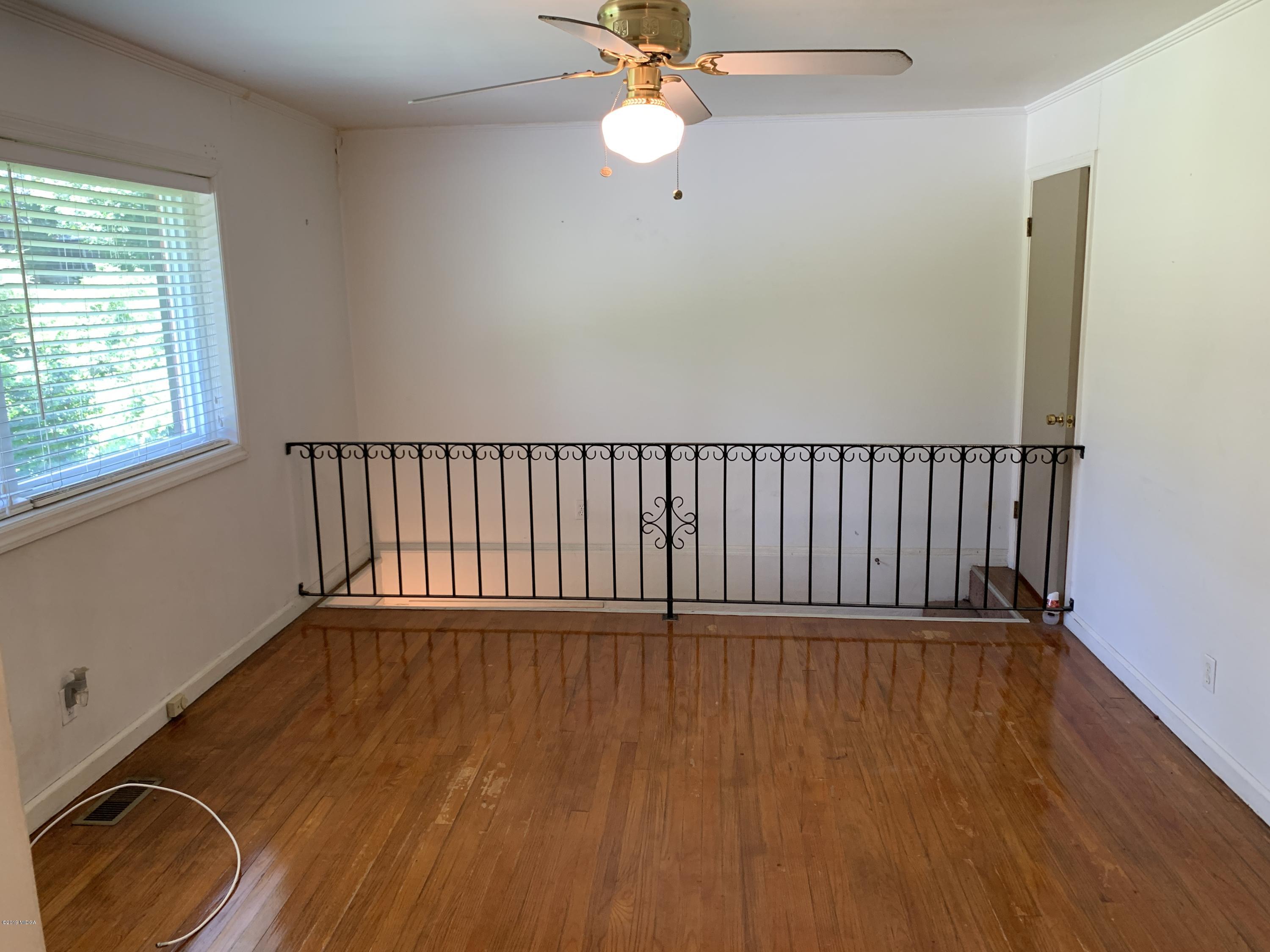 553 Forest Hill Road Macon, GA 31210 - Photo 5 of 16 Hardwood Floors