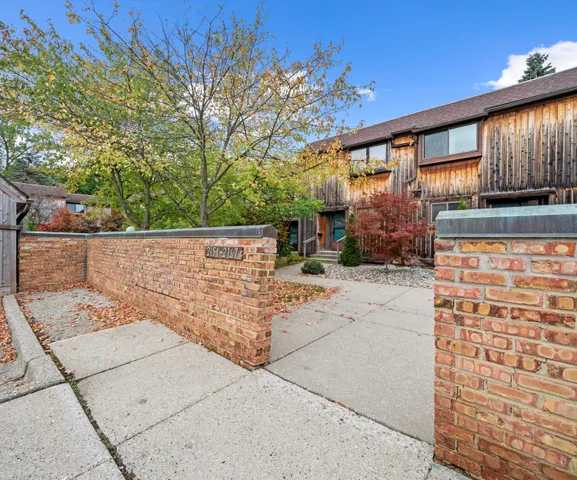 $285,000 | 2165 Pauline Court, Ann Arbor, MI 48103