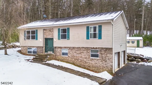 $429,900 | 29 Old Mashipacong Road, Montague, NJ 07827