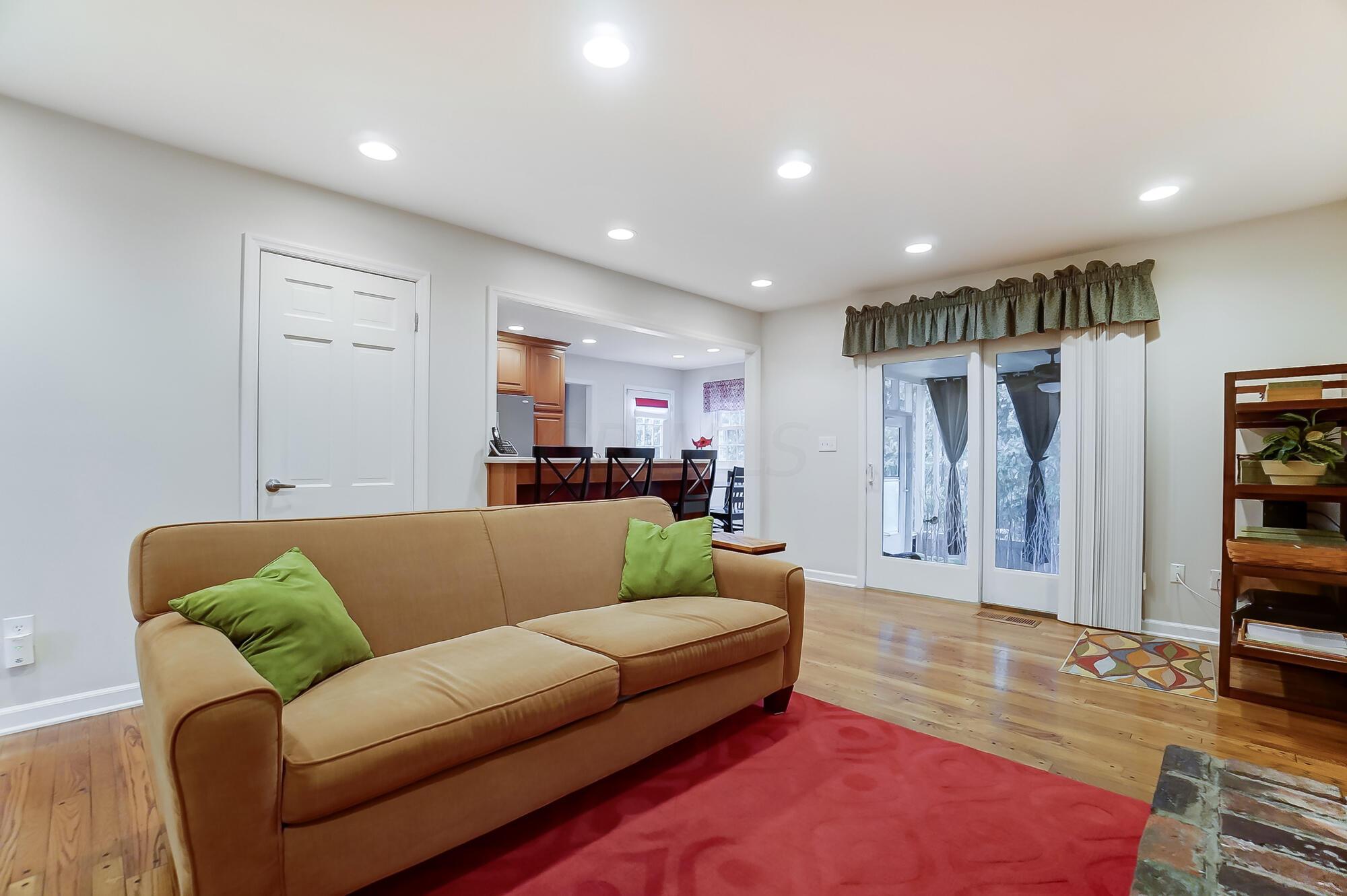 1200 Windham Road Columbus, OH 43220 - Photo 28 of 84 018