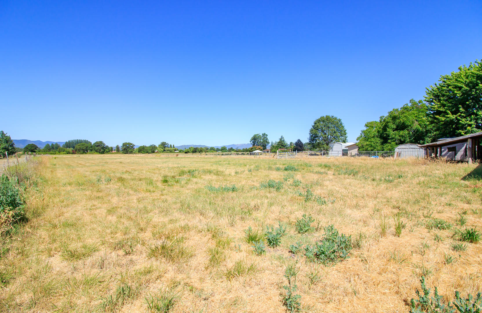 5161 Gebhard Road Central Point, OR 97502 - Photo 23 of 27 23
