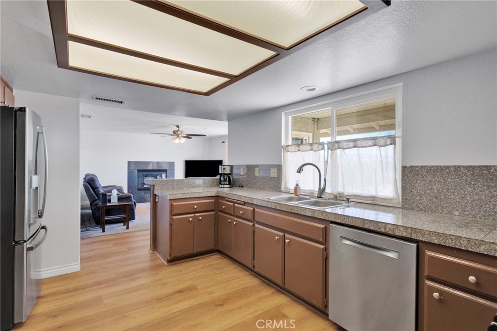 22337 Waalew Road Apple Valley, CA 92307 - Photo 13 of 37