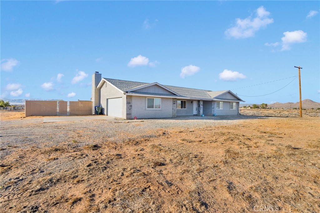 22337 Waalew Road Apple Valley, CA 92307 - Photo 2 of 37