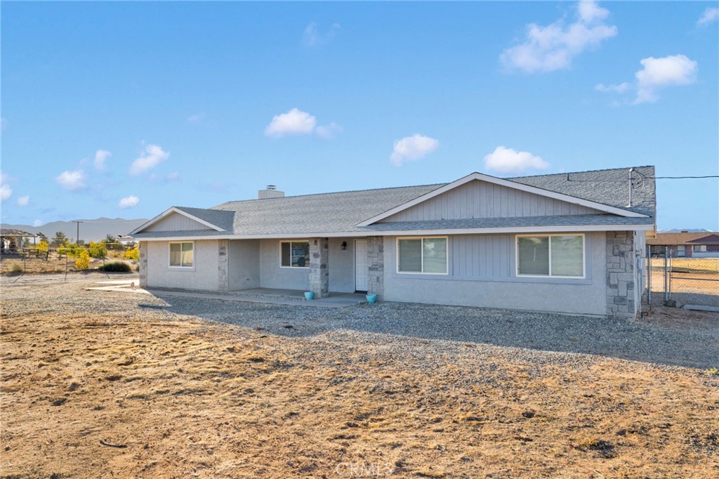 22337 Waalew Road Apple Valley, CA 92307 - Photo 3 of 37