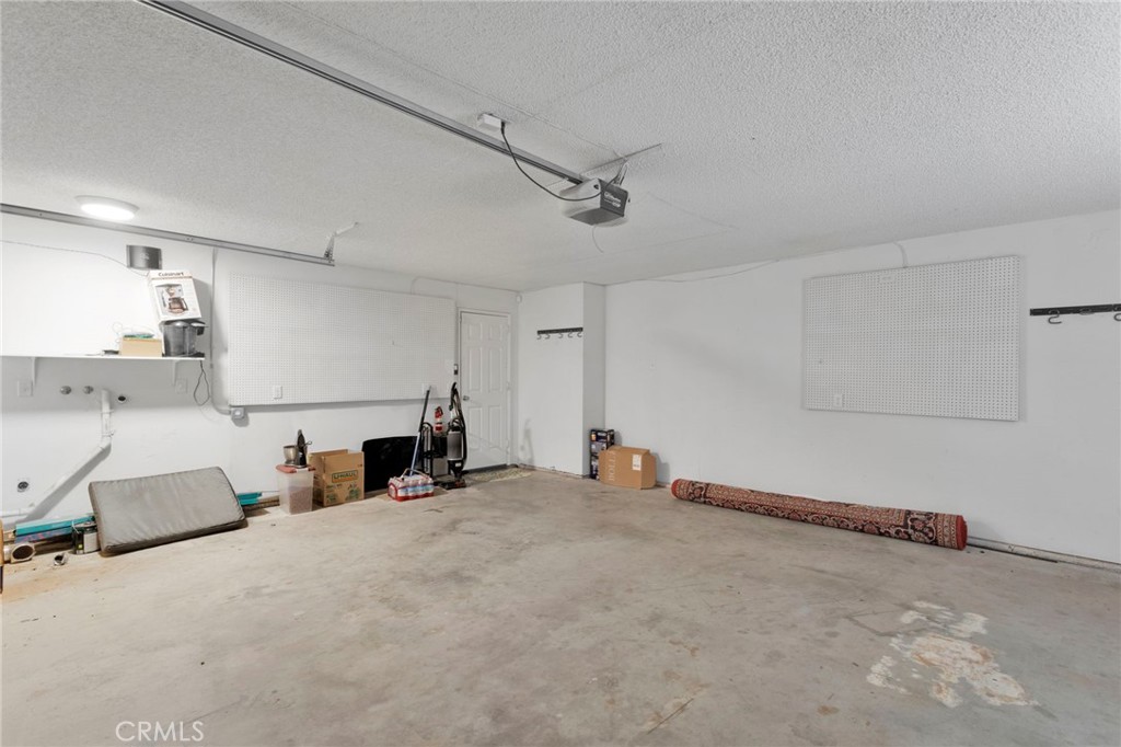 22337 Waalew Road Apple Valley, CA 92307 - Photo 31 of 37