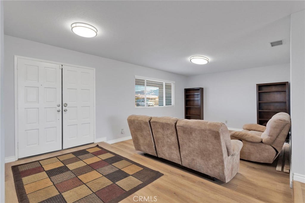 22337 Waalew Road Apple Valley, CA 92307 - Photo 7 of 37