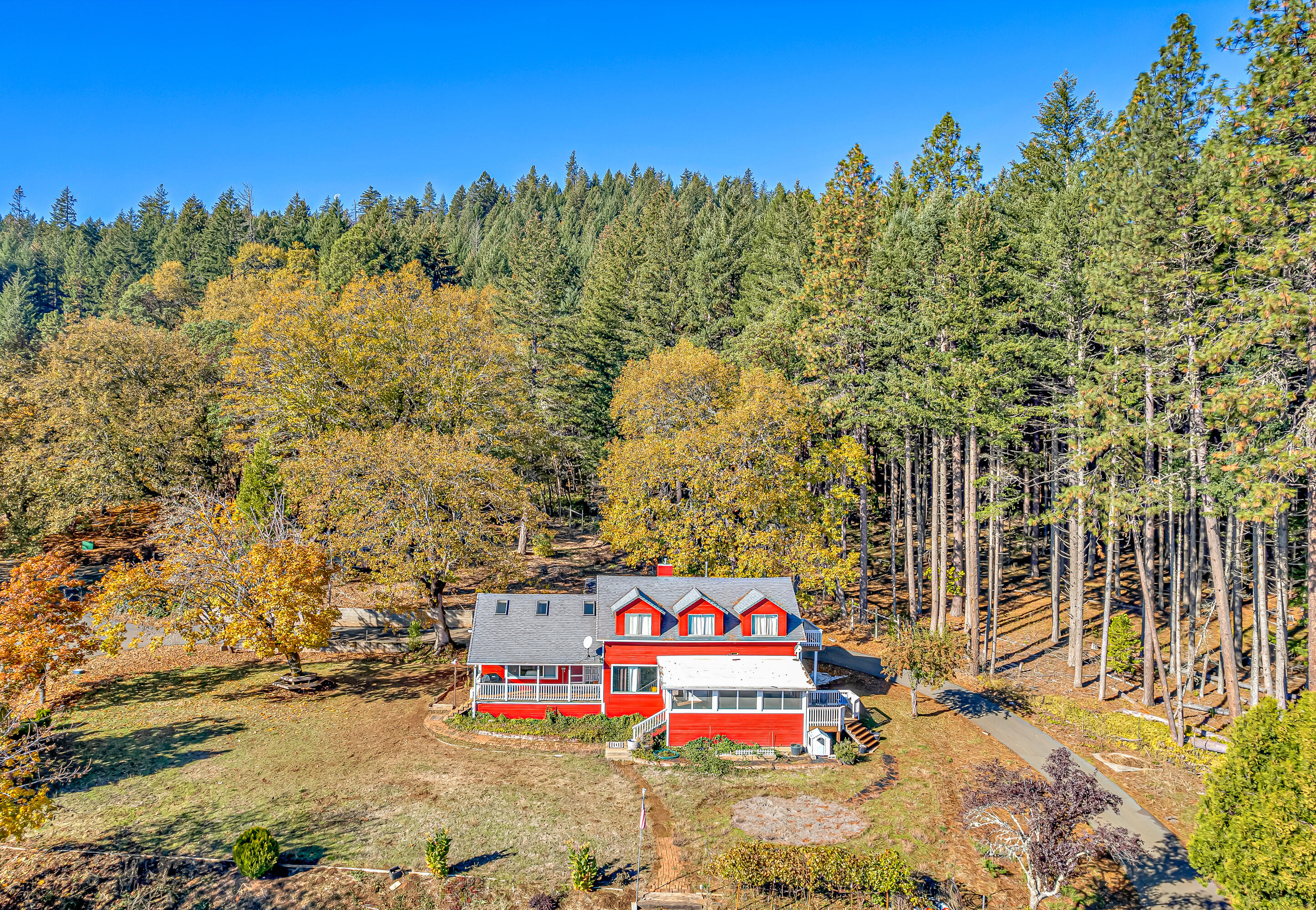 6380 Tunnel Loop Road Grants Pass, OR 97526 - Photo 73 of 83 Farmhouse