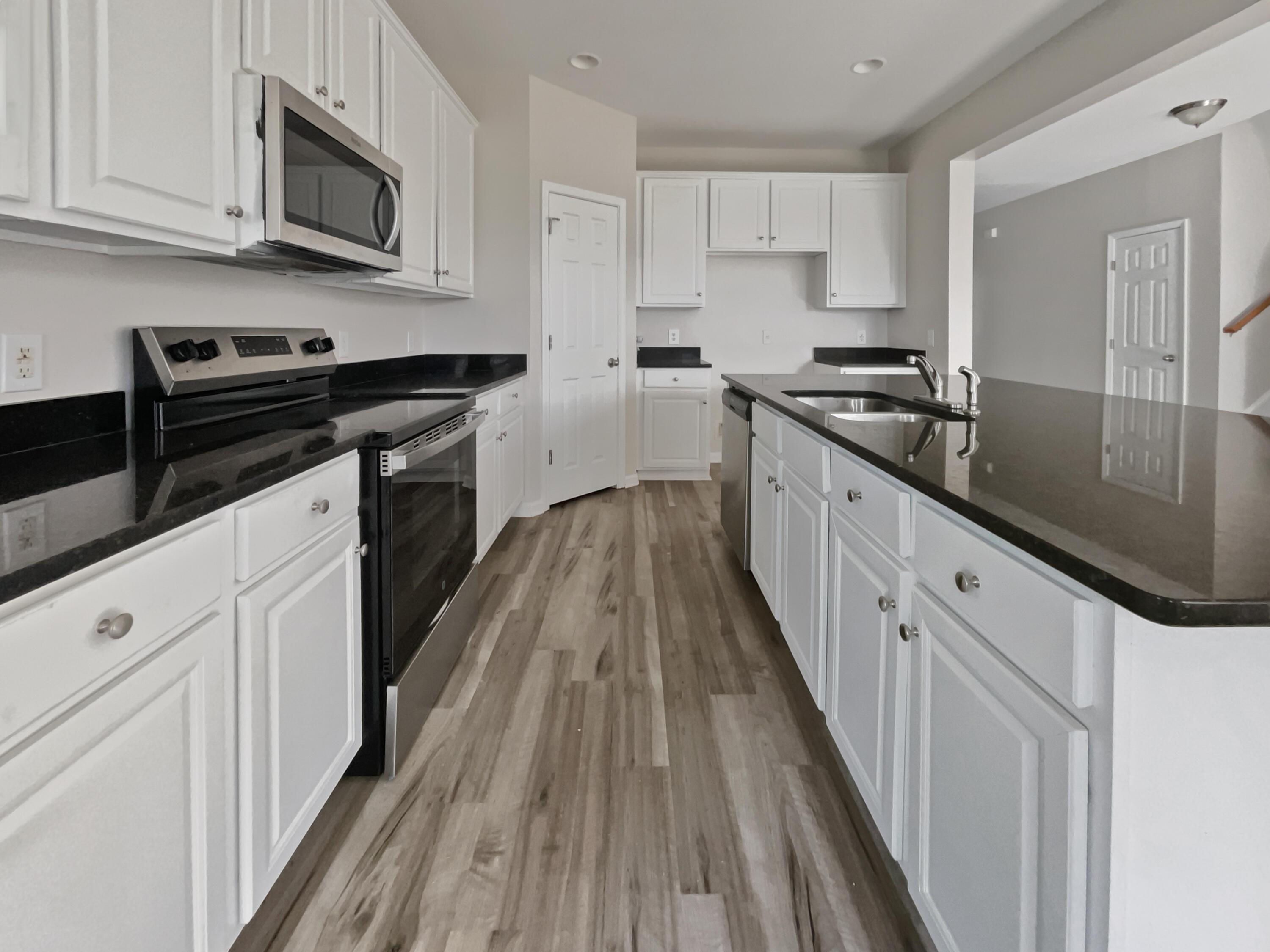 304 Mossy Wood Road Summerville, SC 29486 - Photo 11 of 39 listing_8