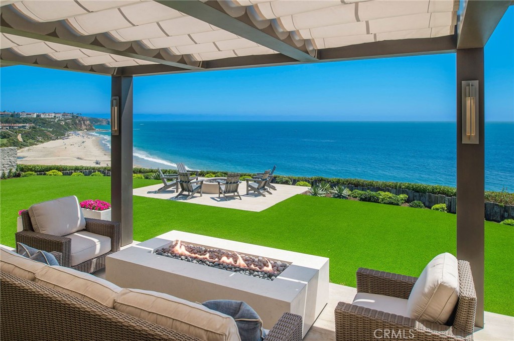 37 Monarch Bay Drive Dana Point, CA 92629 - Photo 3 of 37 a view of a chairs and table in the patio