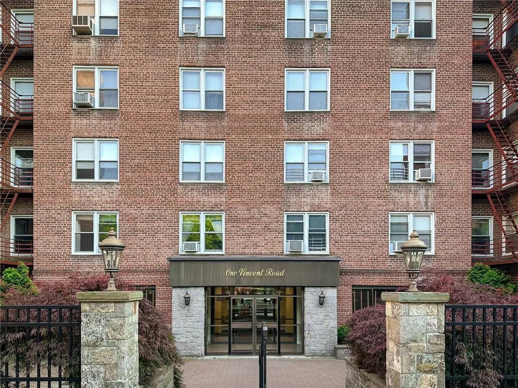 1 Vincent Road, Unit 4I Bronxville, NY 10708 - Photo 1 of 1