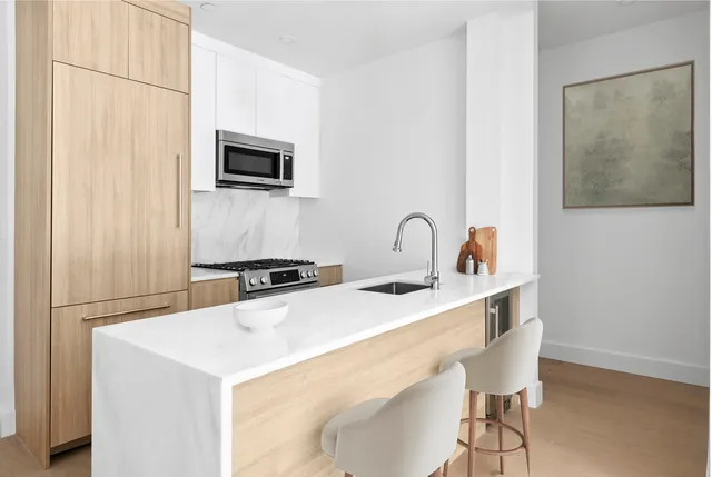 $975,000 | 184 Hawthorne Street, Unit THA | Prospect Lefferts Gardens