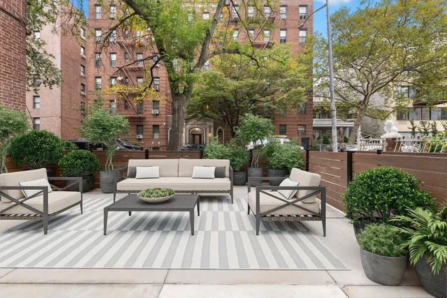 $975,000 | 184 Hawthorne Street, Unit THA | Prospect Lefferts Gardens