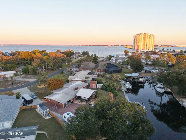 $1,100,000 | 405 Bayshore Drive, Panama City Beach, FL 32407